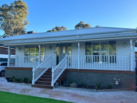 White On Wright - New South Wales Tourism  0