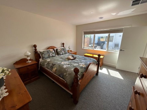White On Wright - New South Wales Tourism  1