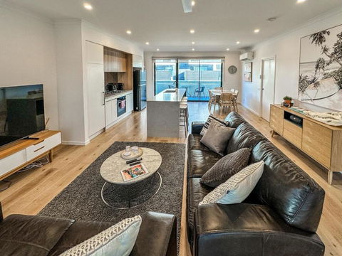 Williamstown Townhouse - New South Wales Tourism  0