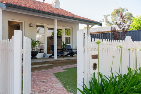 Guildford Cottage By Swan Bnb Management - New South Wales Tourism  0