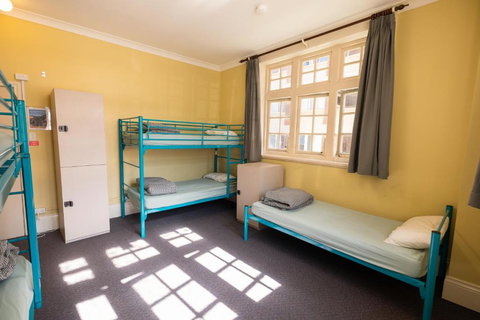 YHA Newcastle Beach - New South Wales Tourism  2