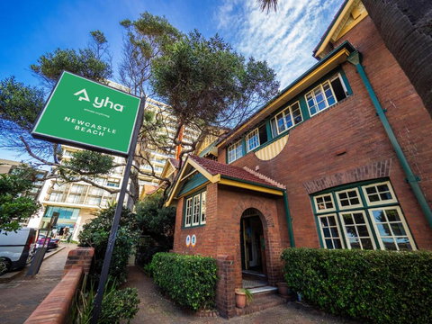 YHA Newcastle Beach - New South Wales Tourism  0