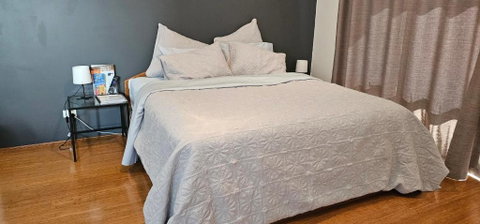 Private King Bed Guest Suite - New South Wales Tourism  1