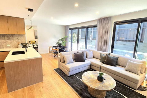 Your 2 Bed Hampton Haven With Parking - New South Wales Tourism  0
