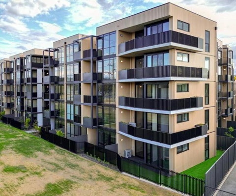 ZMITH Apartment - BROOKE, - Near AIS, GIO Stadium, UC, & Nth - Canberra Hospital - New South Wales Tourism  2