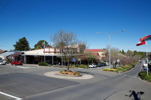 Private Blue Mountains Escape The Crowds SUV Tour - New South Wales Tourism  4