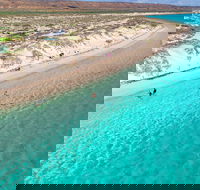 Ningaloo in a Day - Full Day Hike and Snorkel Tour with Lunch