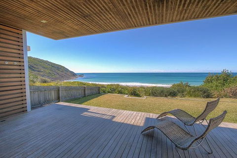 10-Day Surf Adventure From Sydney To Brisbane Including Coffs Harbour, Byron Bay And Gold Coast - New South Wales Tourism  4