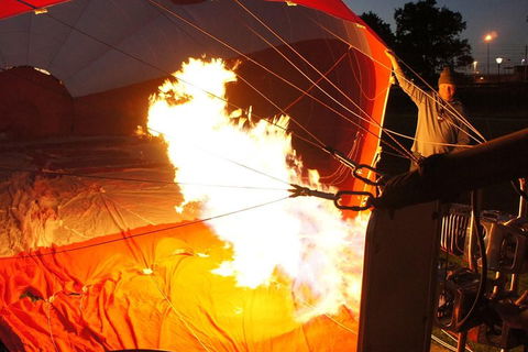 Melbourne Balloon Flights, The Peaceful Adventure - New South Wales Tourism  0