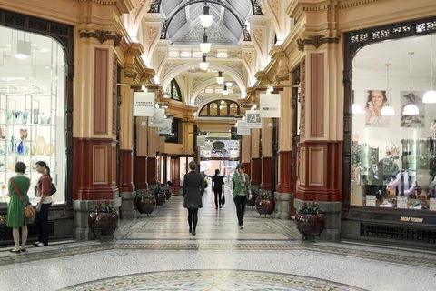 Small-Group Melbourne Sightseeing Tour - New South Wales Tourism  2